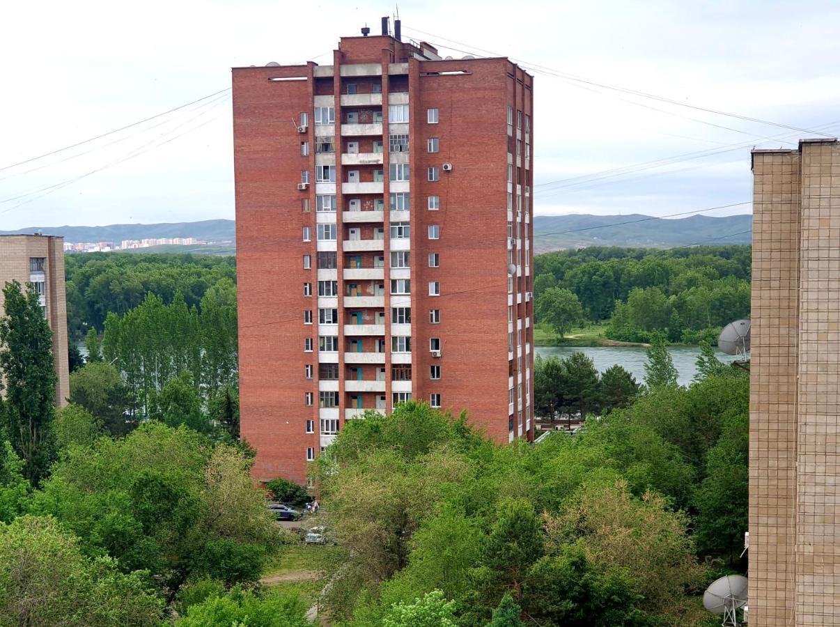 Apartment на Стрелке с красивым видом на Иртыш Оскемен Екстер'єр фото