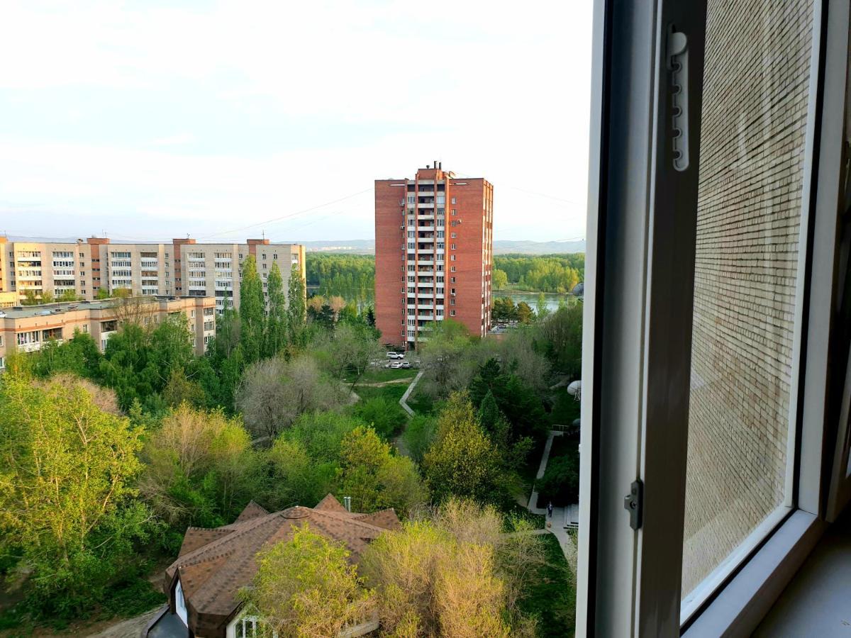 Apartment на Стрелке с красивым видом на Иртыш Оскемен Екстер'єр фото
